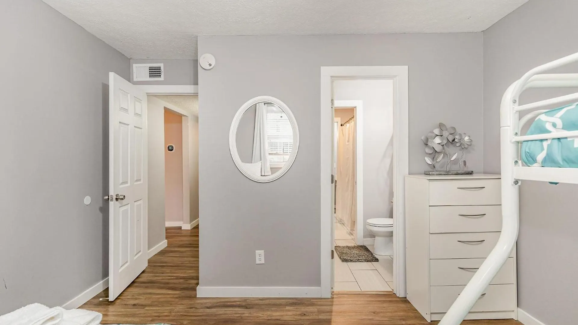 South Wing - 2 Units - 4 Bedrooms - Mins To Zoo Nashville