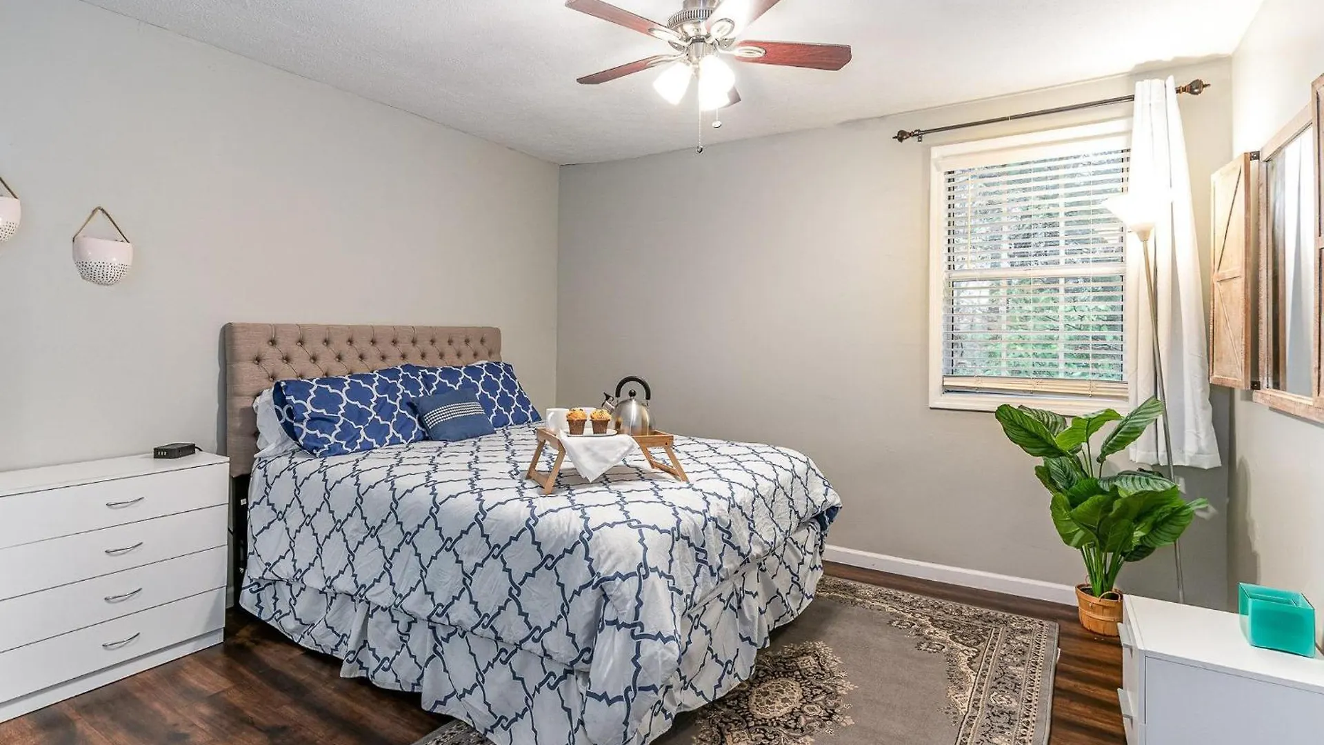 South Wing - 2 Units - 4 Bedrooms - Mins To Zoo Nashville 0*,  United States