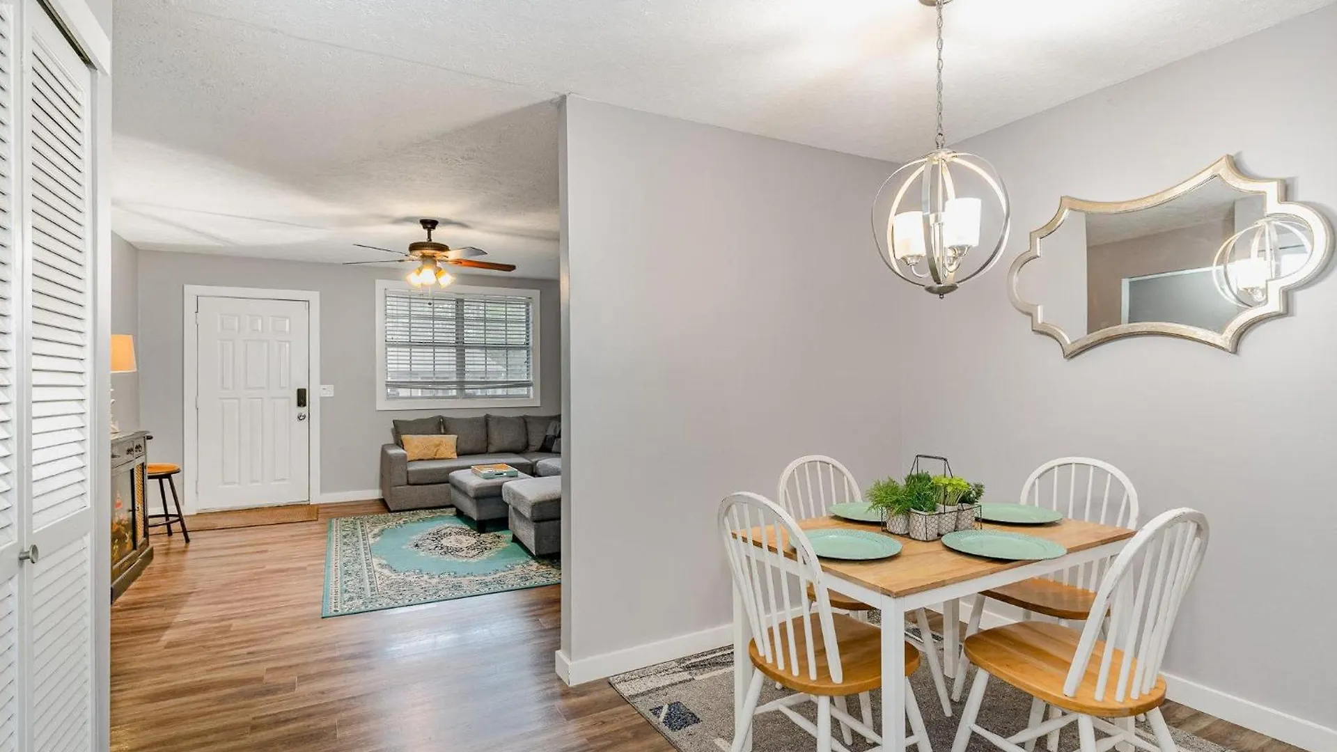 Holiday home South Wing - 2 Units - 4 Bedrooms - Mins To Zoo Nashville United States