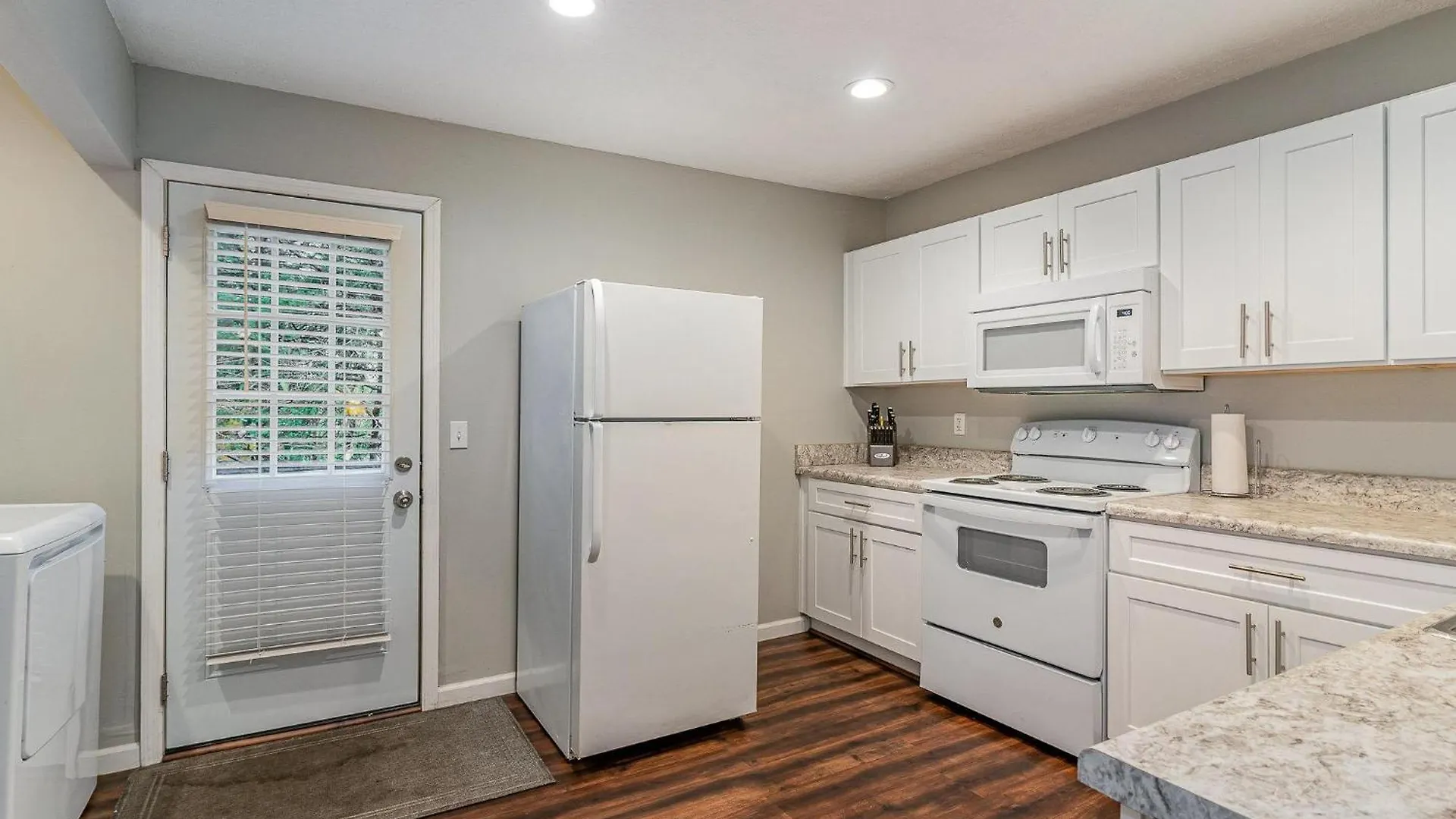 Holiday home South Wing - 2 Units - 4 Bedrooms - Mins To Zoo Nashville