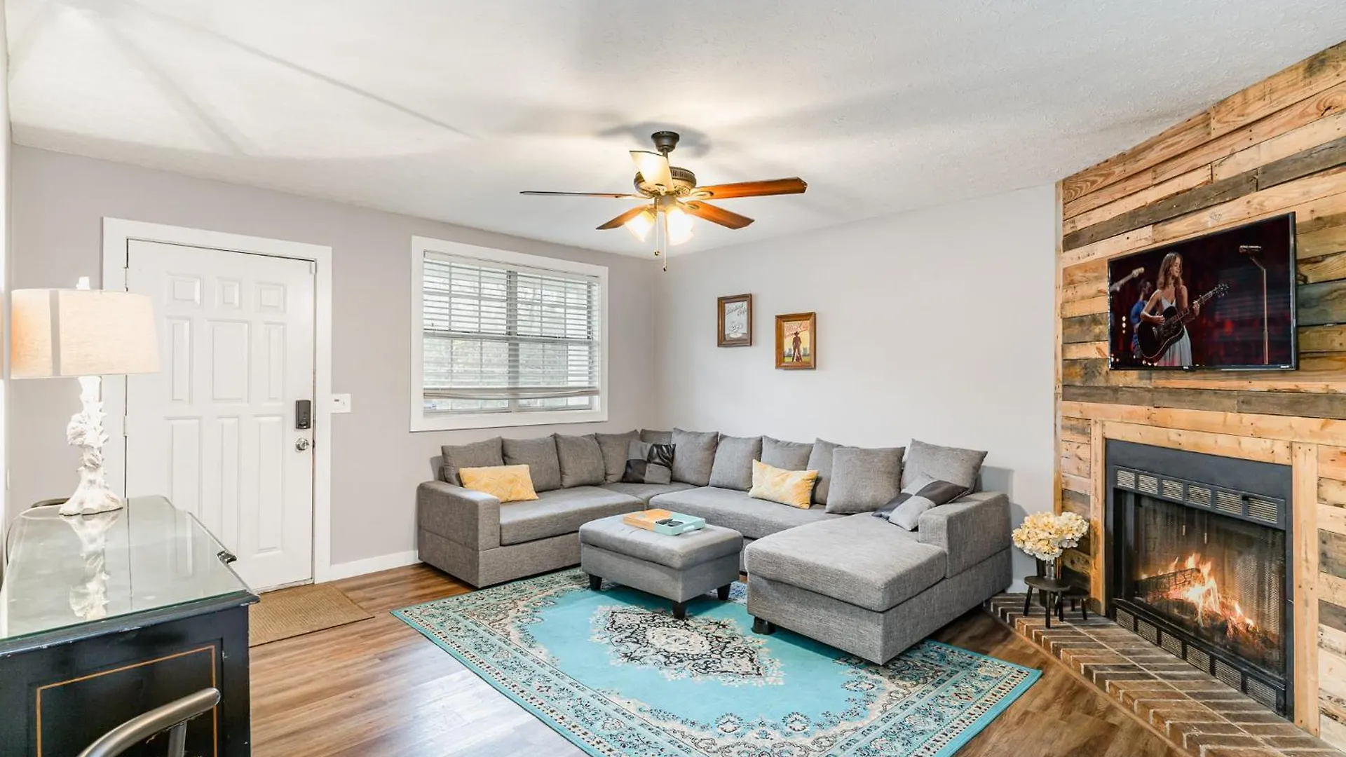 South Wing - 2 Units - 4 Bedrooms - Mins To Zoo Nashville
